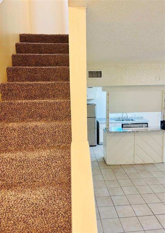 Building Photo - 1206 Tartan Ln