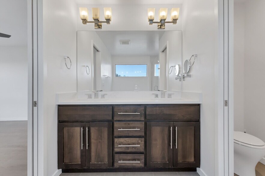 Building Photo - 3633 Pecos St