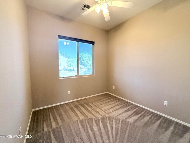 Building Photo - 4678 Edgemont Rd