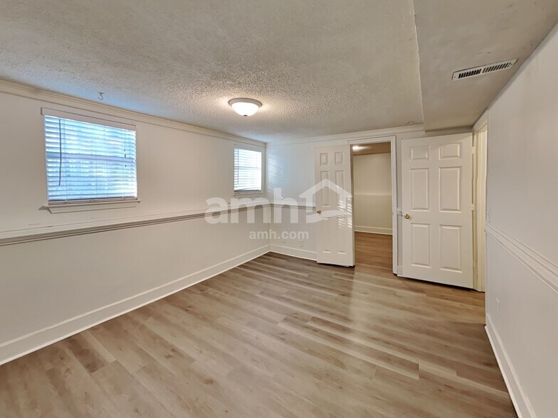 Building Photo - 154 Spring Creek Ct