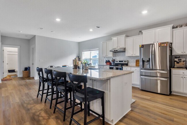 Building Photo - 4 BEDROOMS IN GULF BREEZE!!