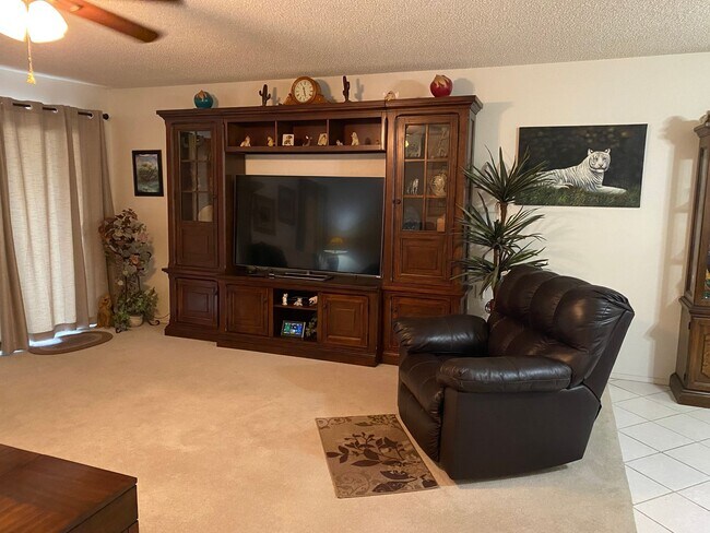 Building Photo - Lovely home with all the comforts of home.  All in Leisure World, a 45+ Active Adult Resort Commu...