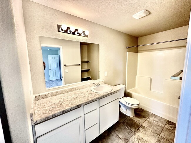 Building Photo - 1600 Scotland Dr