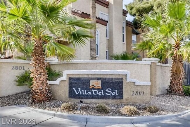 Building Photo - Fantastic NW second-floor unit with a welcoming layout and great natural flow!