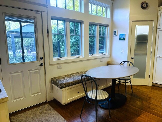 Building Photo - 3179 Bryant St