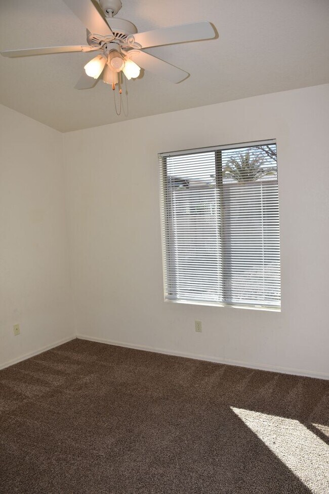 Building Photo - Fabulous Home Close to everything you'll Need in Sierra Vista, Az