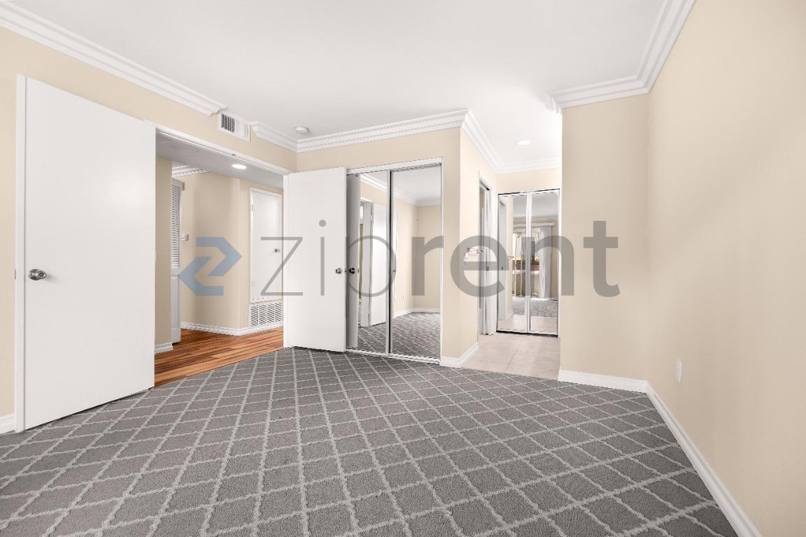 Building Photo - Unit 22