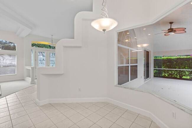 Building Photo - Beautiful Breakaway Trails Pool Home