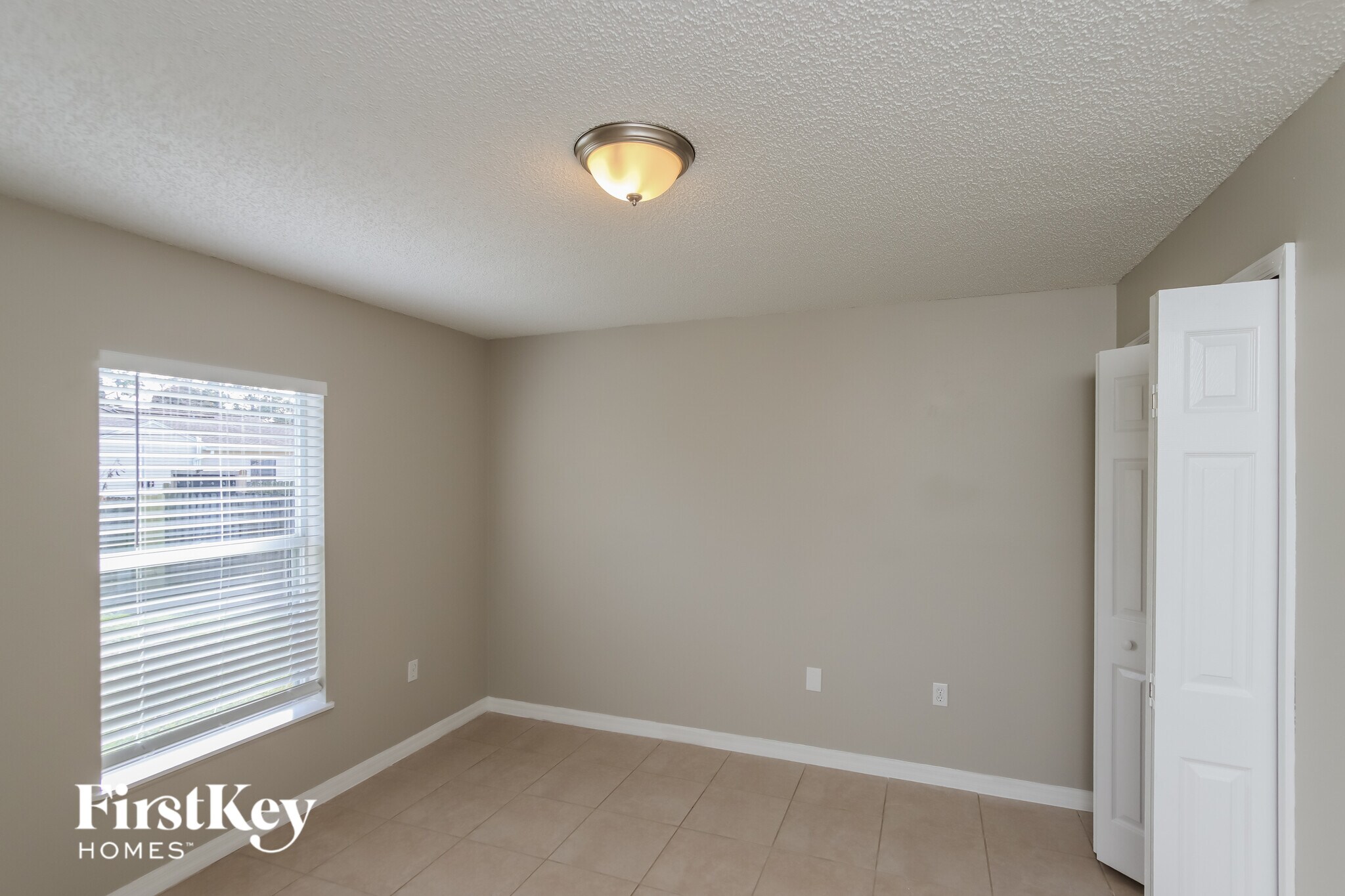 Building Photo - 1338 Pakenham St NW