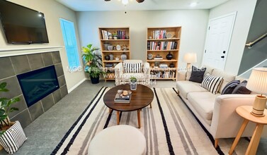 Building Photo - Baltimore Townhomes: Special Offer - One Month Free Rent!