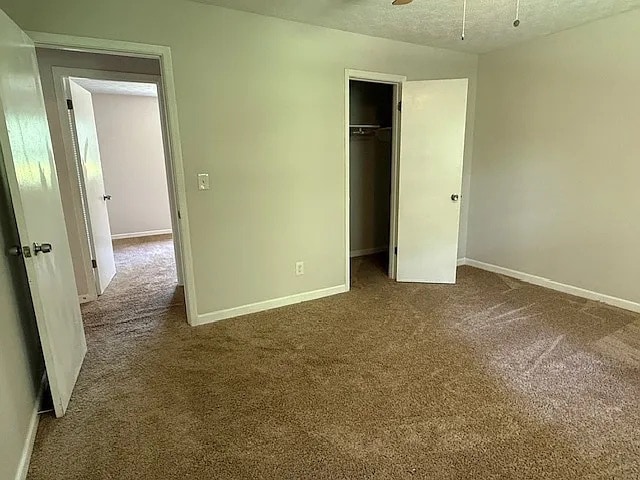 Building Photo - Room in House on Willowbrook Dr