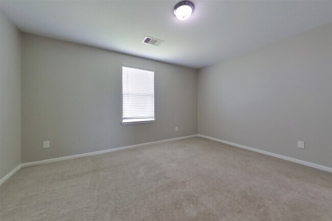 Building Photo - 421 Palomino Stand Dr