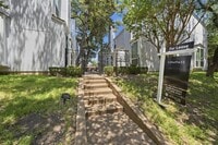 Building Photo - 2815 Welborn St