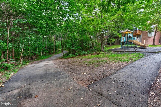 Building Photo - 13719 Maple Sugar Ln