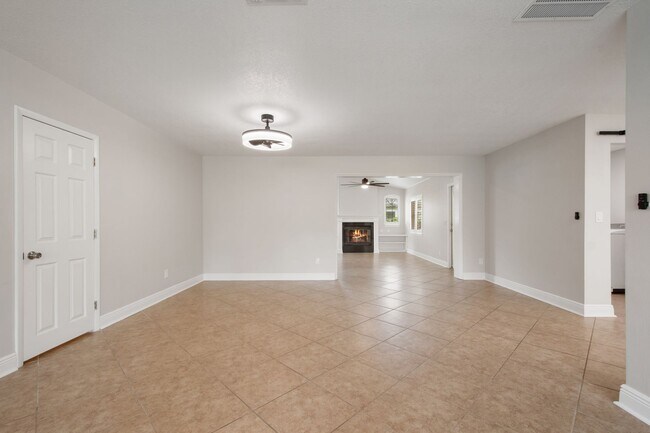 Building Photo - Renovated Winter Park 32789 Home for Lease