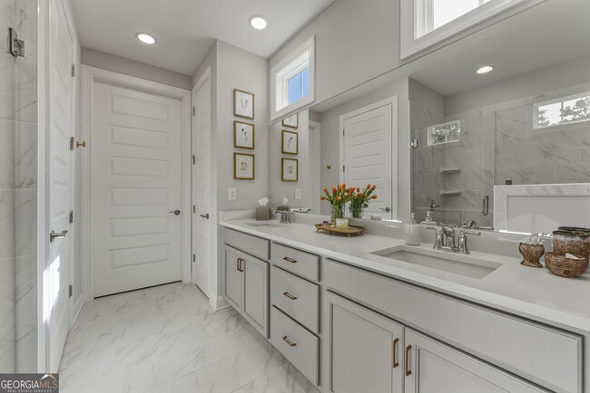 Building Photo - 1140 Providence Loop