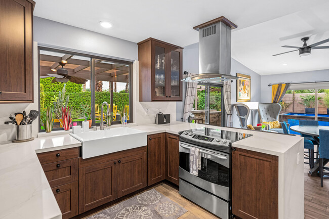 Building Photo - 1289 E Caleta Way