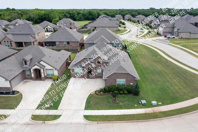 Building Photo - 7811 Links Dr