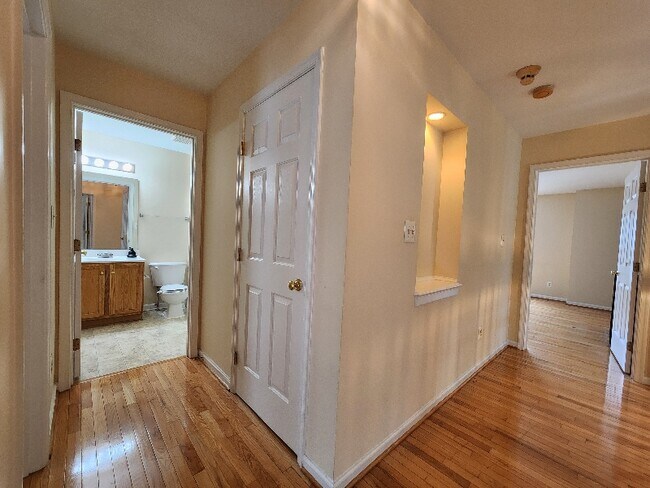 Building Photo - 14795 Links Pond Cir