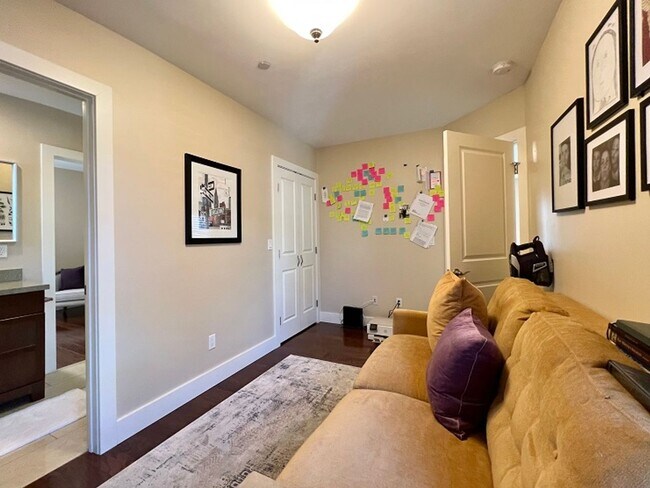 Building Photo - Two Bedroom Downtown Napa Gem