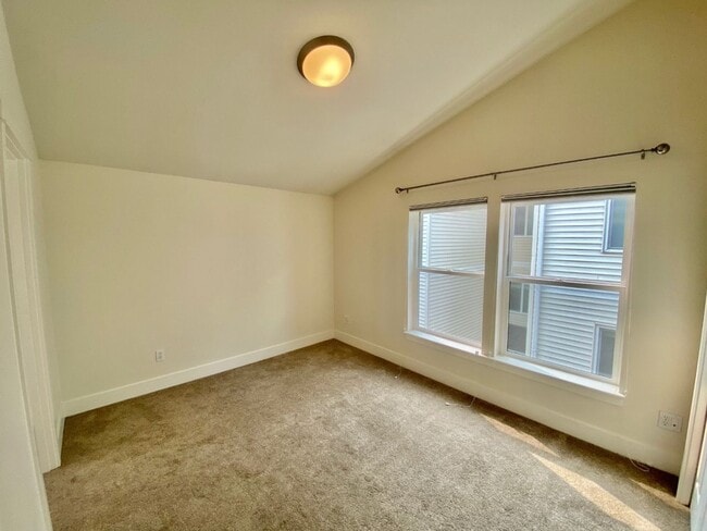 Building Photo - 3Bd/2.5Ba Seattle Townhouse