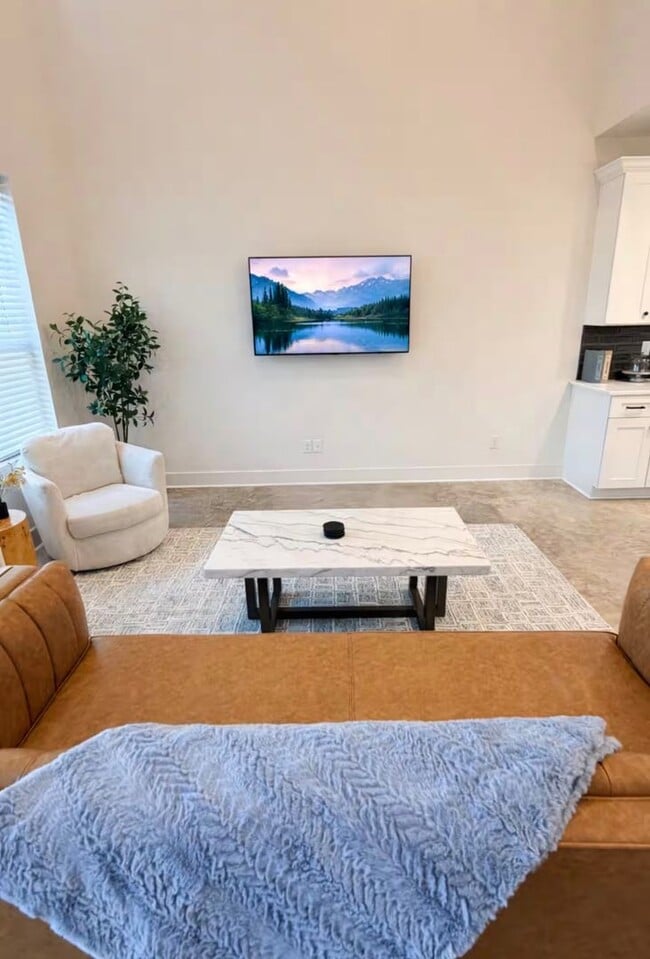 Building Photo - FOR RENT in LAFAYETTE!