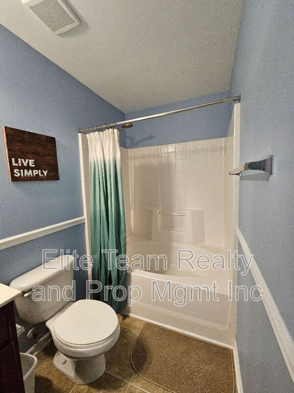 Building Photo - 2219 Crosscut Dr