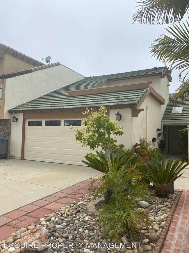 2 br, 2.5 bath House 2325 KINGSBRIDGE LANE 2325 Kingsbridge Ln