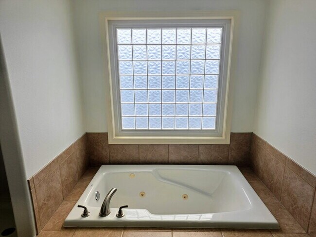 Building Photo - 3701 161st St