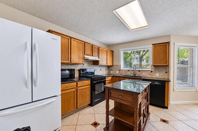 Building Photo - 2616 Oakwood Glen Dr