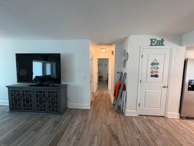 Building Photo - 6195 Pecan Rd