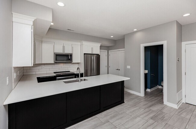 Building Photo - GREAT LOCATION!! 3 Bedroom, 2.5 Bathroom Townhome in Waukee!
