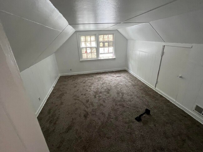 Building Photo - 317 Leonard St