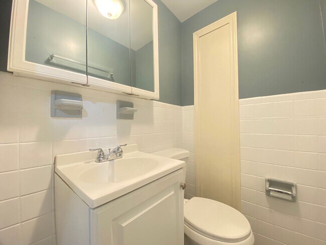 Building Photo - 94 Millville St