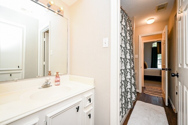 Building Photo - 13606 Champions Centre Dr