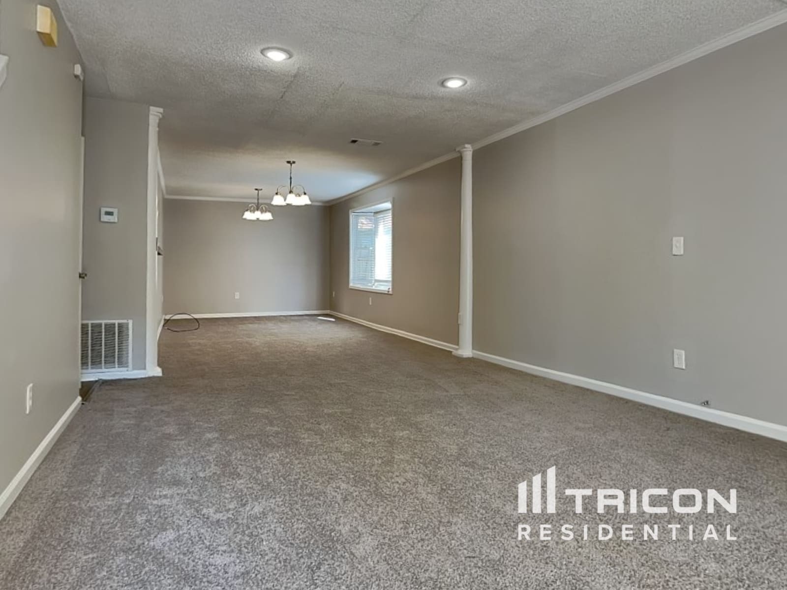Building Photo - 6161 Hyde Park Ln