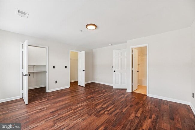 Building Photo - 3811 Eisenhower Ave