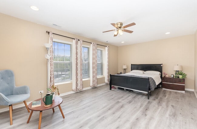 Building Photo - 3160 Bromley Ln