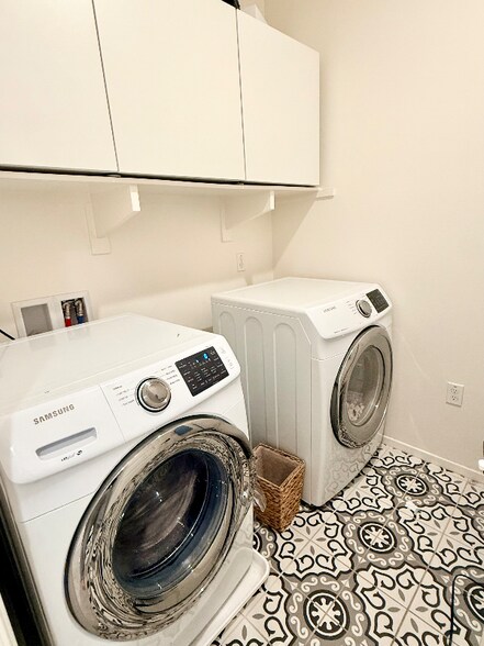 Building Photo - 113 Ave Citron