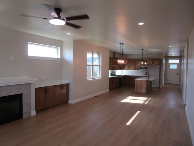 Building Photo - New Construction 4 Bedroom Home, 1 Block from Barnes Butte Elementary! - Available Soon!