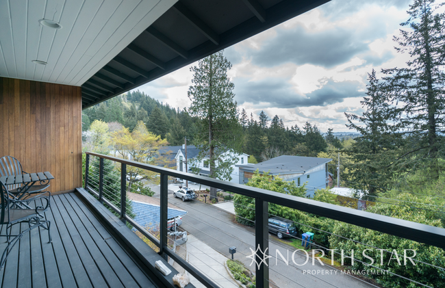 Building Photo - Stunning Modern Luxury in Southwest Hills