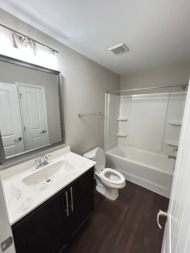 Building Photo - 3 Bedroom/ 2.5 Bathroom Berwick area in Sa...