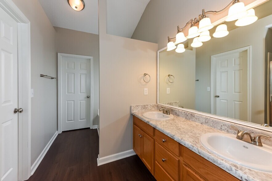 Building Photo - 3309 Penn Meade Way