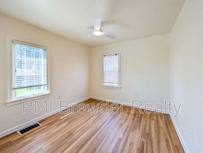 Building Photo - 1822 Rucker Ave