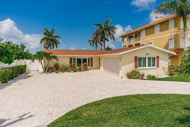 Building Photo - 11240 7th St E