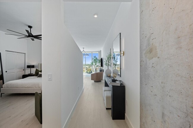 Building Photo - 300 S Australian Ave