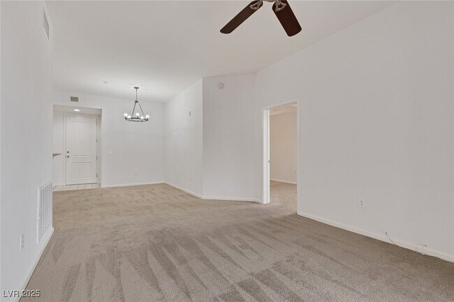 Building Photo - 19 E Agate Ave