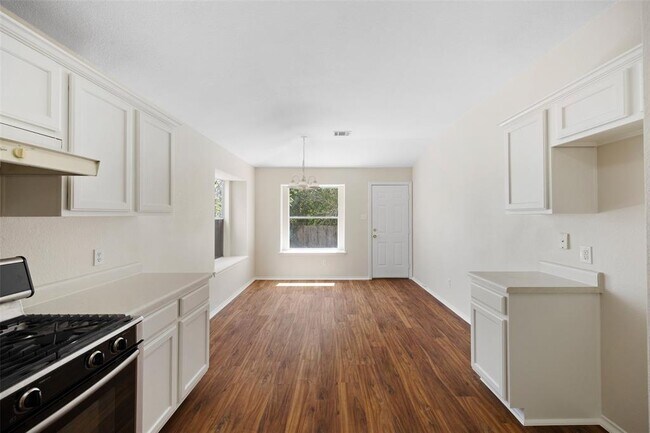 Building Photo - 1225 Tudor House Rd