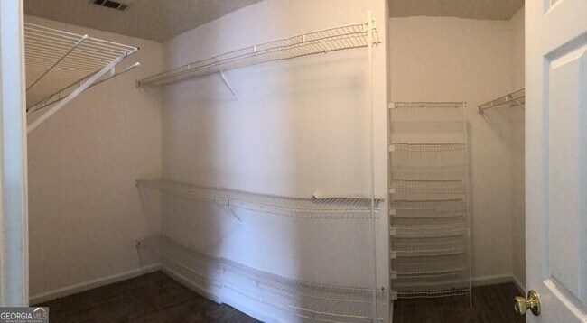 Building Photo - 1351 Pinebreeze Ct