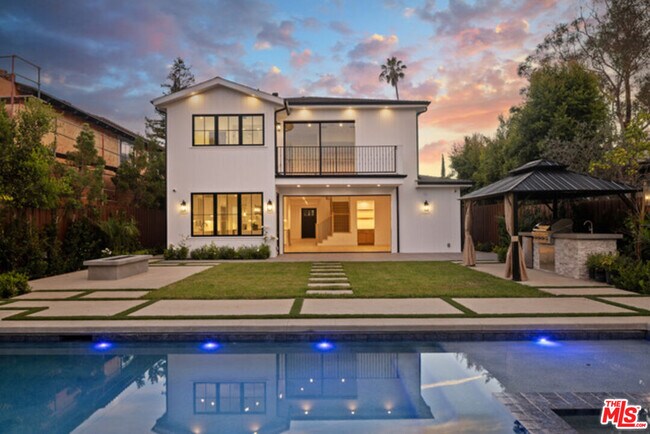Building Photo - 306 S Anita Ave